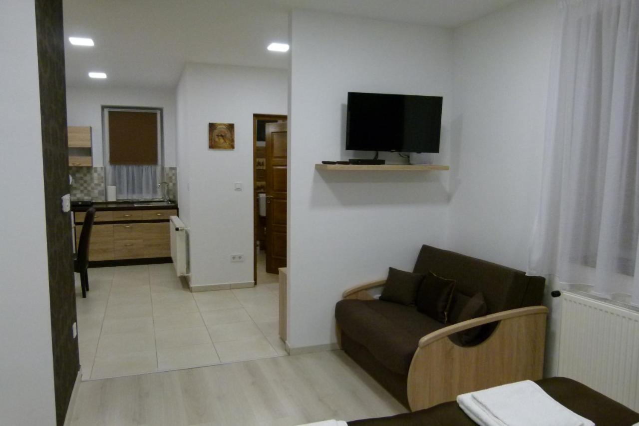 Wolf House Apartman Zalaegerszeg Exterior foto